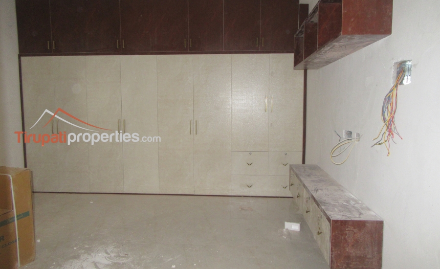 Luxurious and Spacious 2160 Sft North Face Individual Floor #3Bhk #Apartment #FlatforSale Near #Lakshmipuram Circle, #Tirupati